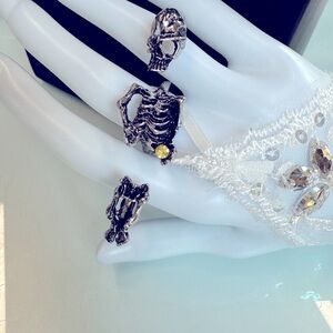 Skeleton 3 finger ring SZ 7 goth